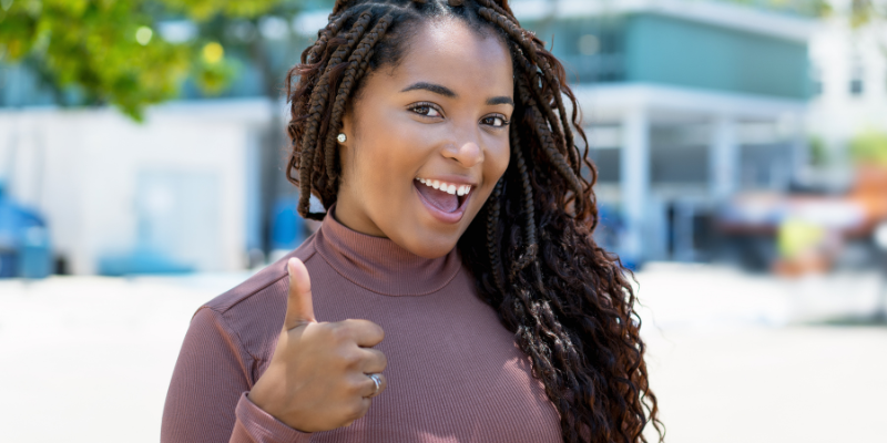 energy-healer-phoenix-parties-events-happy-client Happy client giving thumbs up after an energy healing event with Miryam Ferris in Phoenix
